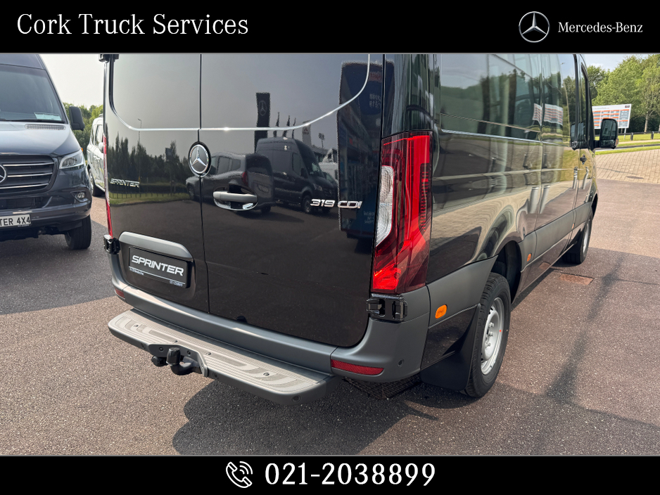 Used Mercedes-Benz Sprinter 319.36 Select Automatic  (2025)