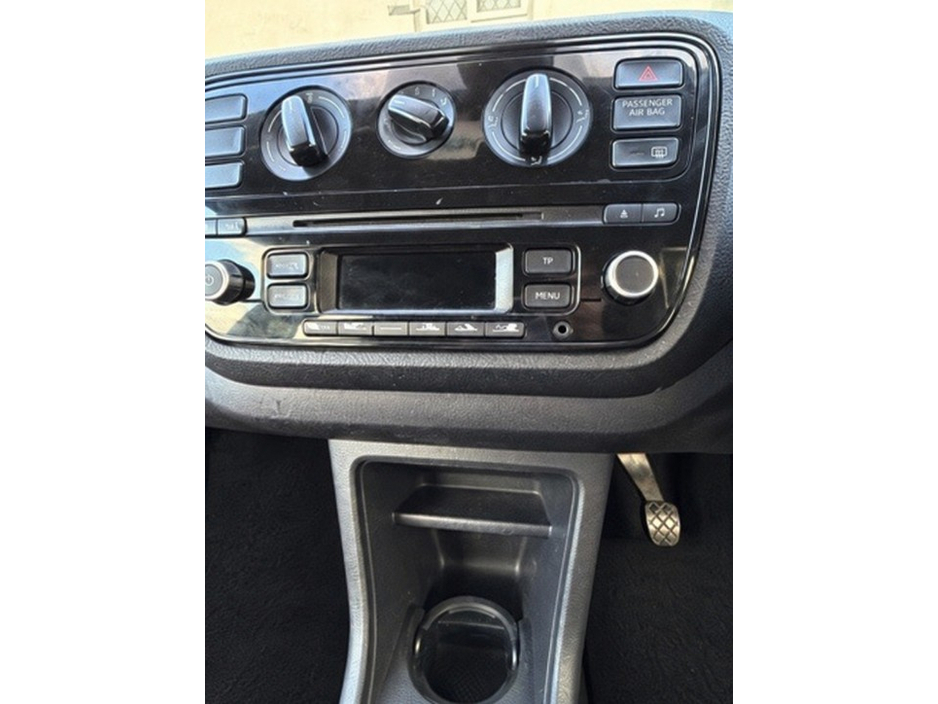 Volkswagen up! TAKE 1.0 MANUAL 5SPEED 75HP 5DR — thumbnail 9