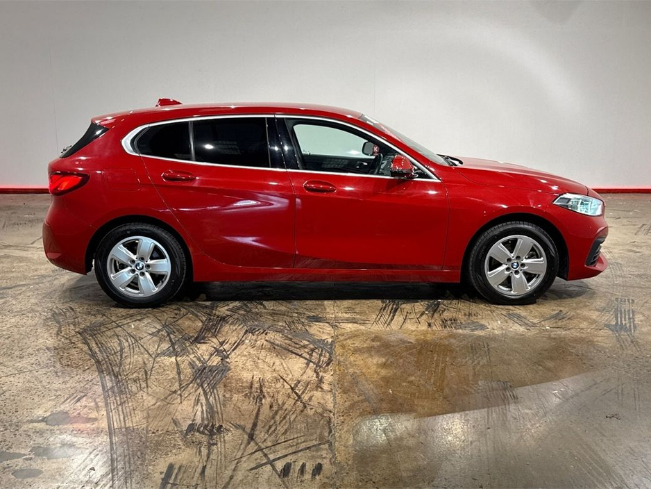 BMW 1 Series 1.5 AUTOMATIC - NEW MODEL - PLAY EDITION - CRUISE CONTROL - DIGITAL DASH REAR CAMERA/PARKING RADAR — thumbnail 2
