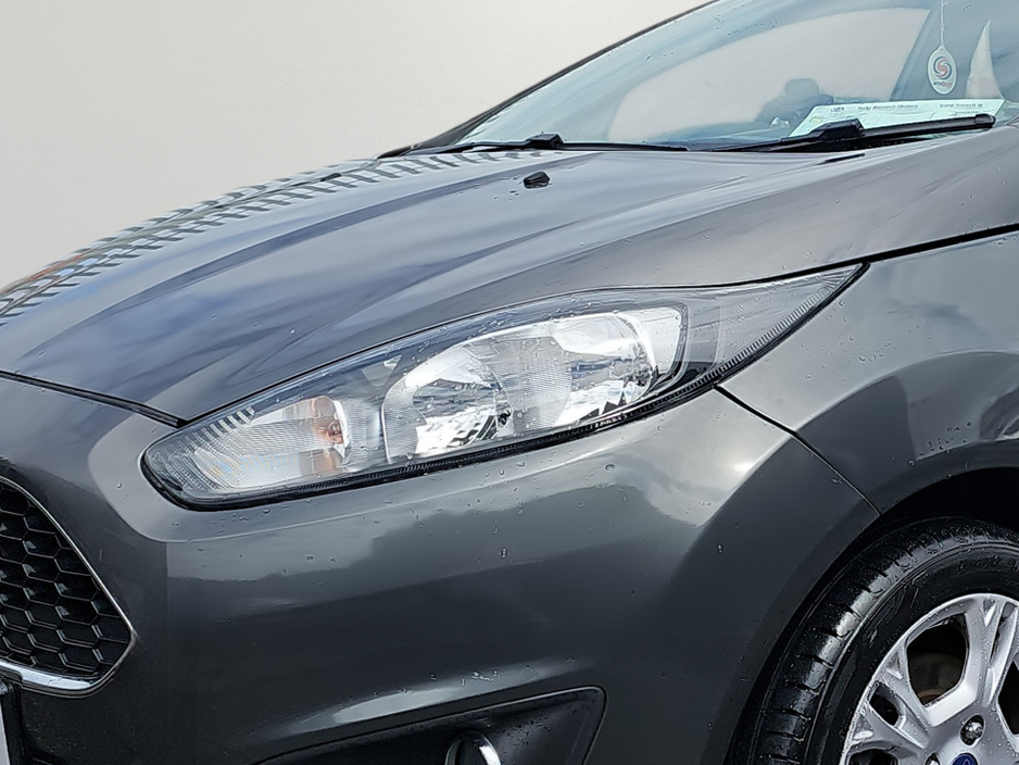 Ford Fiesta ZETEC 1.25 60PS M5 5DR MCA 4DR — thumbnail 2