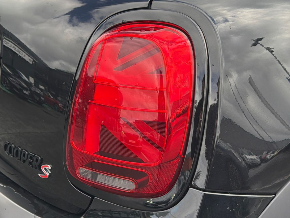 2021 MINI Hatch 2L Petrol For Sale Images