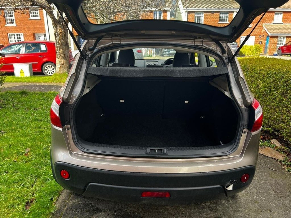 Nissan Qashqai 2.0 XE Hatchback Petrol Automatic (140bhp) — thumbnail 7