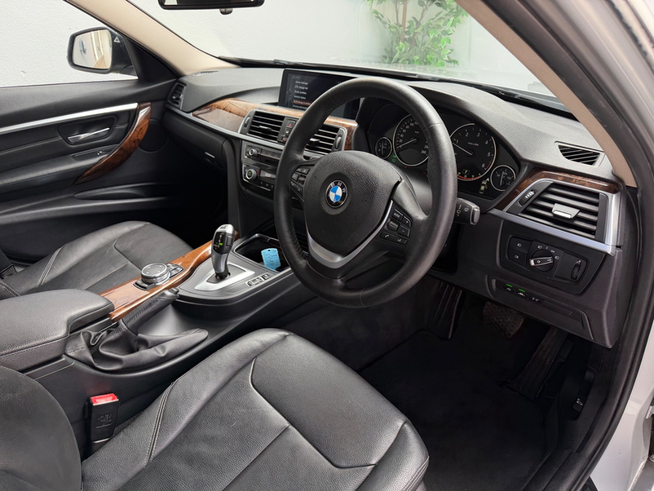 BMW 3 Series 320D SE LUXURY DIESEL AUTOMATIC // FULL HEATED ELECTRIC LEATHER // LANE ASSIST // PRIVACY PACK // STUNNING EXAMPLE // AA APPROVED 2026 — thumbnail 31