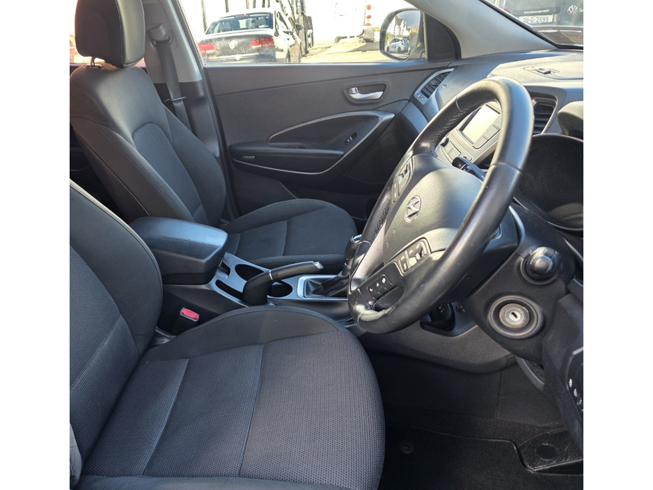 2017 Hyundai Santa Fe 2.2L Diesel For Sale Images