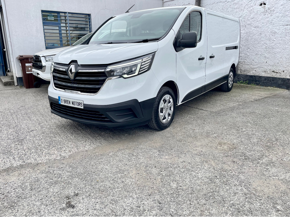 2023 Renault Trafic 2L Diesel For Sale Images