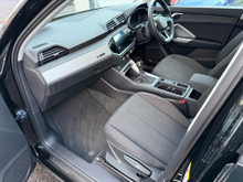 2022 Audi Q3 1.4L Petrol Plug-in Hybrid For Sale Images