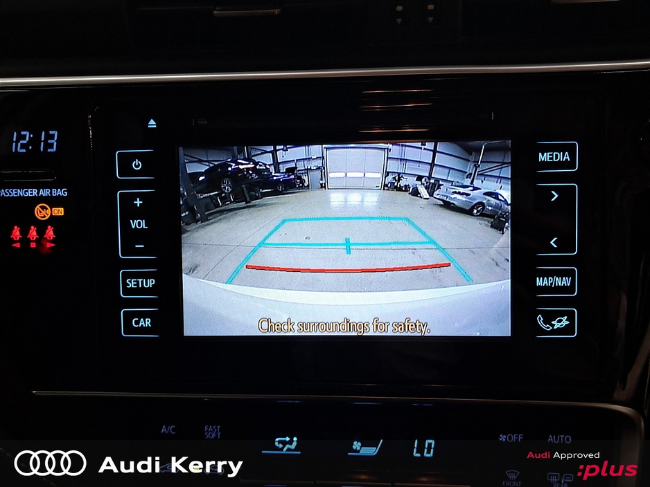 Toyota Auris HYBRID LUNA SPORT 4DR AUTO — thumbnail 16