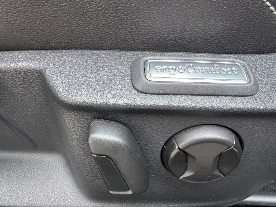 2022 Volkswagen Passat 1.4L Petrol Plug-in Hybrid For Sale Images