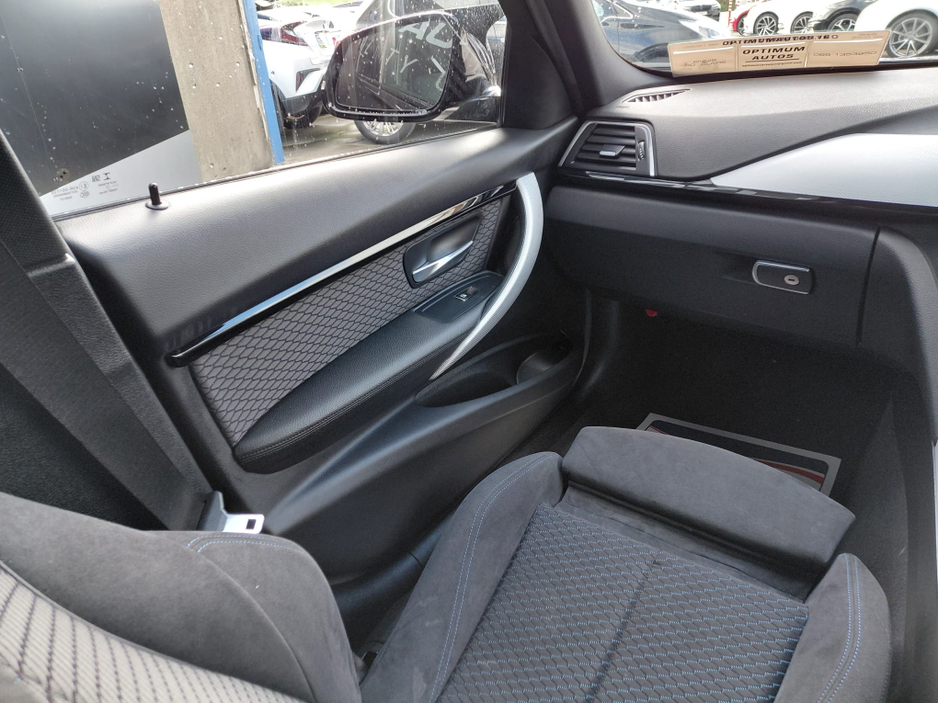 BMW 3 Series BMW 320i M-sport, 2.0 Petrol, loaded with spec — thumbnail 12