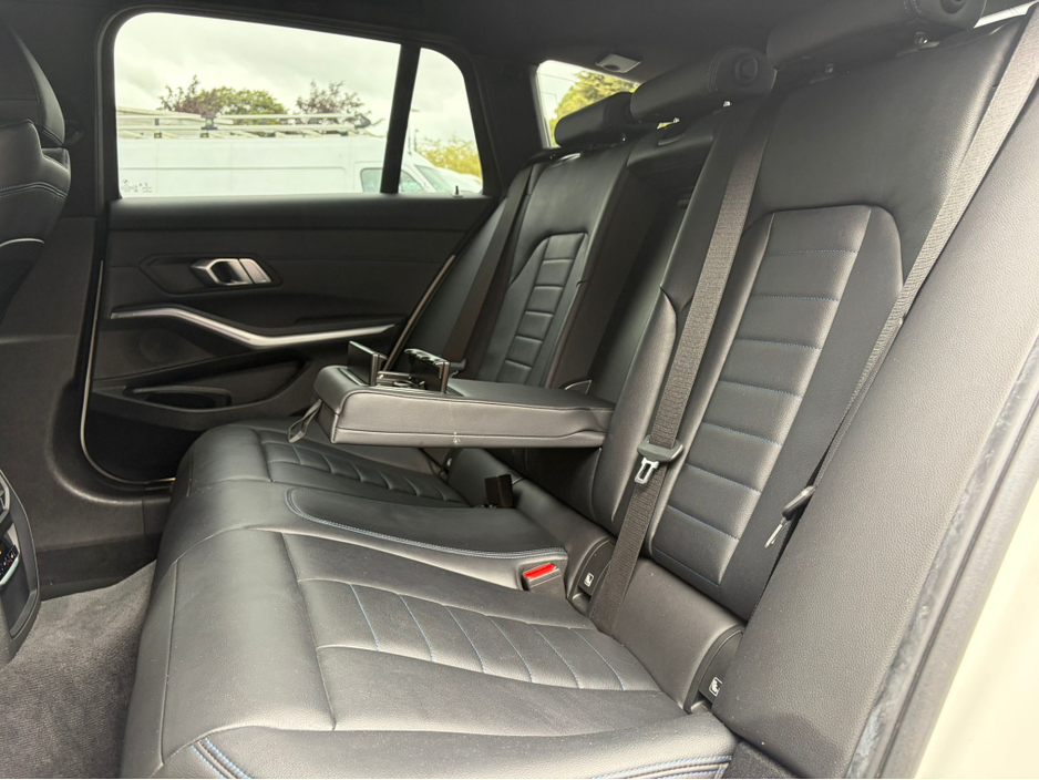 2022 BMW 3 Series 2L Hybrid For Sale Images