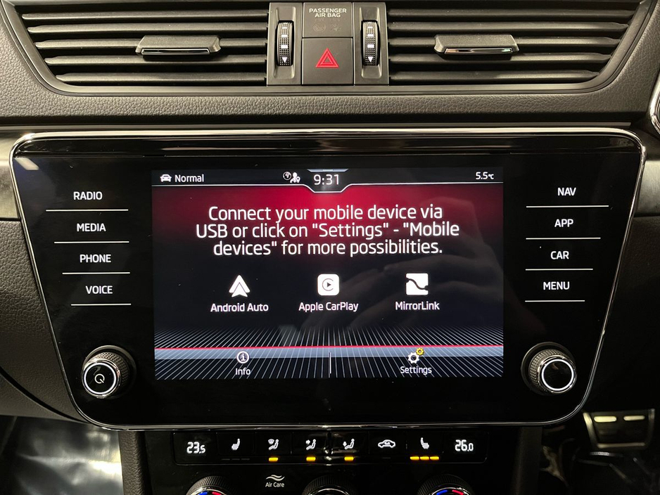 Skoda Superb Sportline DSG 2.0TDI 150BHP - Reversing Camera - Sunroof - Climate Control - Heated Seats - Cruise Control - Keyless Start - Apple CarPlay/Android Auto — thumbnail 15