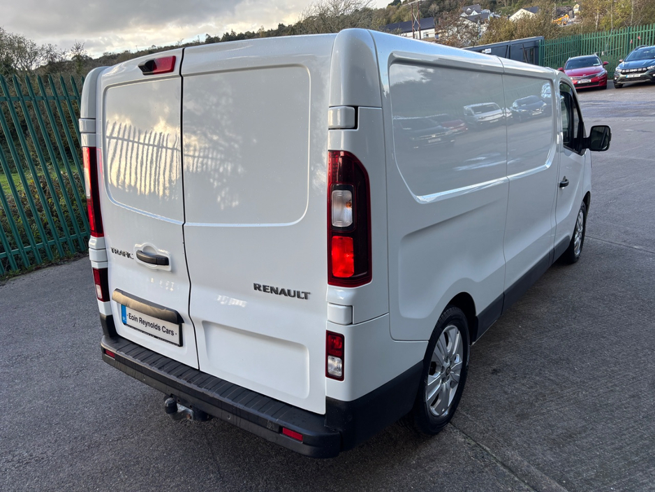 2022 Renault Trafic 2L Diesel For Sale Images