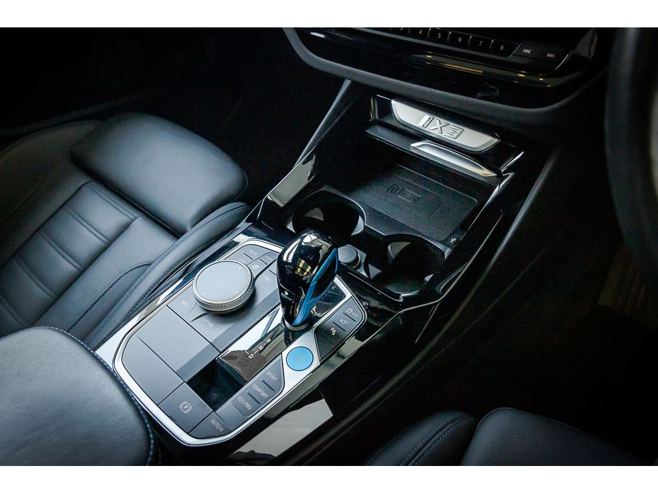BMW iX3 M SPORT PRO, ROOF, COMFORT, TECH, HARMON KARDON — thumbnail 31