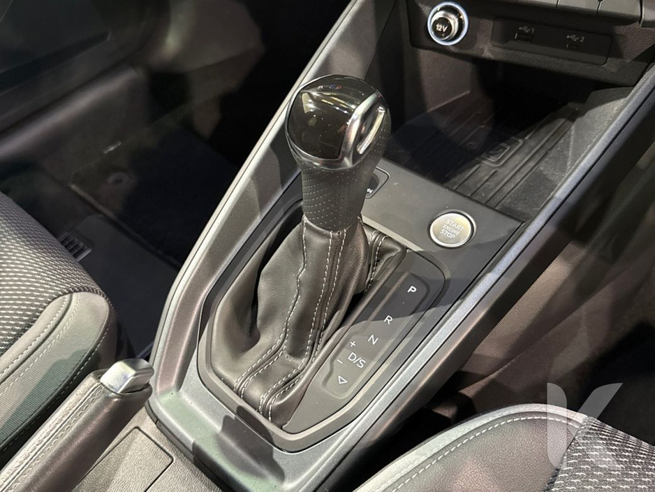 Audi A1 1.5 TFSI AUTOMATIC S LINE - UPGRADED FACTORY ALLOYS - FLAT BOTTOM STEERING WHEEL - HEATED SEATS - DIGITAL DASH — thumbnail 23