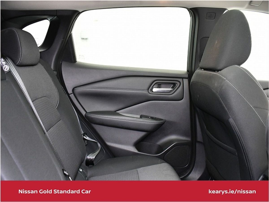 Nissan Qashqai 1.3 PET MILD HYBRID SV PREMIUM - 1 OWNER WITH A FULL SERVICE HISTORY — thumbnail 15