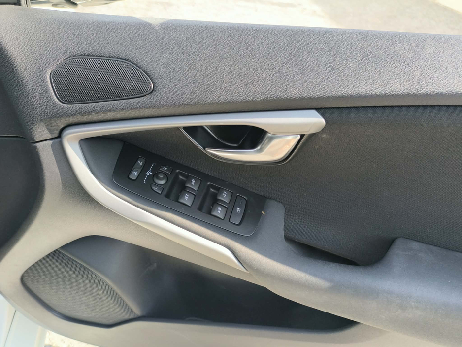2015 Volvo V40 1.6L Diesel For Sale Images