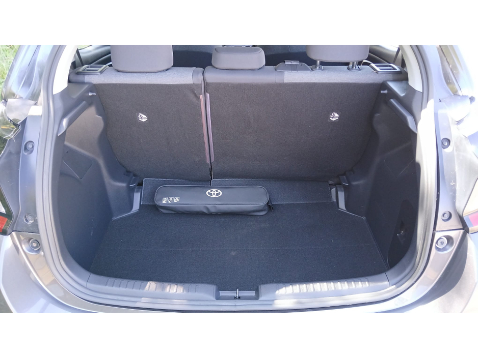 2022 Toyota Yaris 1.5L Petrol Hybrid For Sale Images