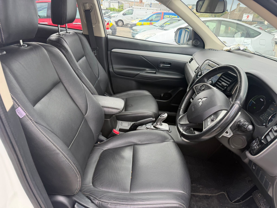 2015 Mitsubishi Outlander 2L Petrol Plug-in Hybrid For Sale Images