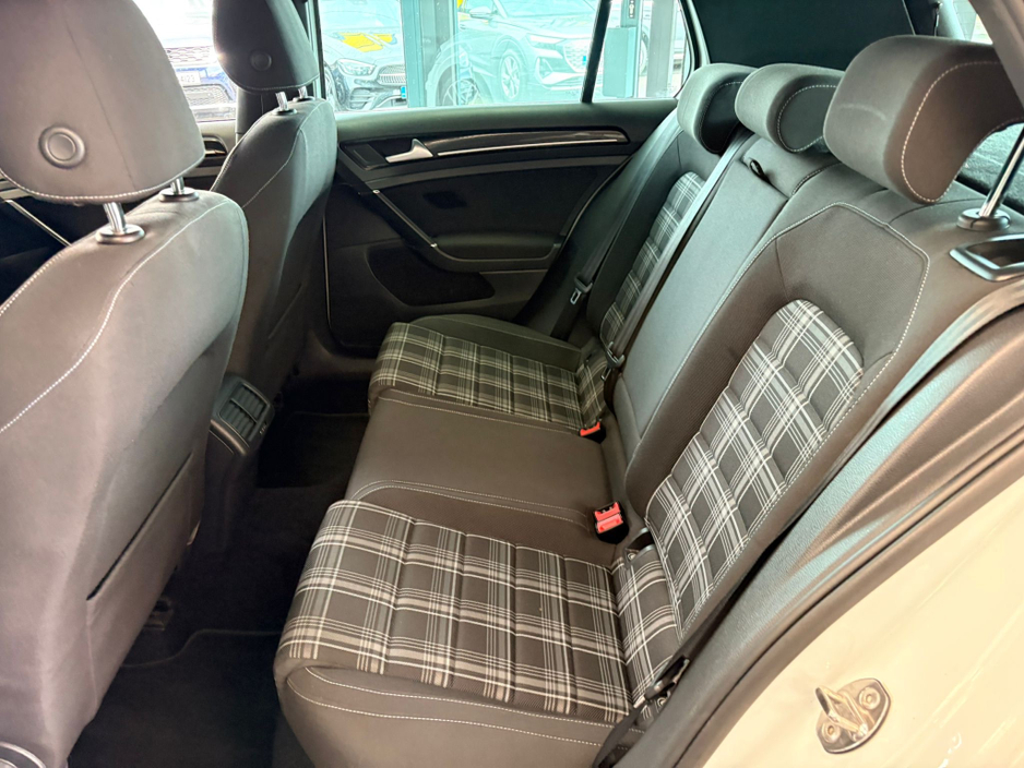 2014 Volkswagen Golf 2L Diesel For Sale Images