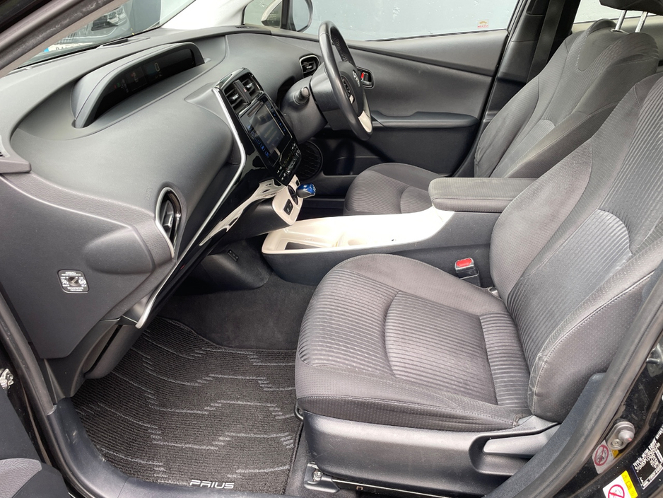 2016 Toyota Prius 1.8L Petrol Hybrid For Sale Images