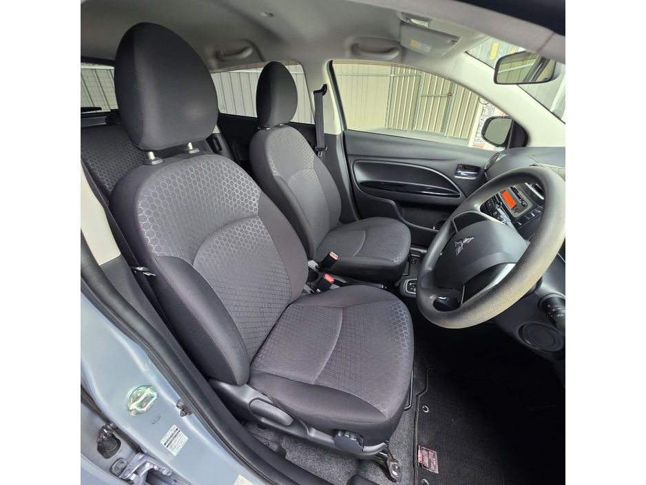 Mitsubishi Mirage — thumbnail 11