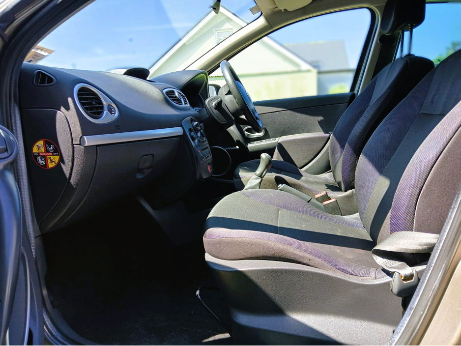2009 Renault Clio 1.1L Petrol For Sale Images