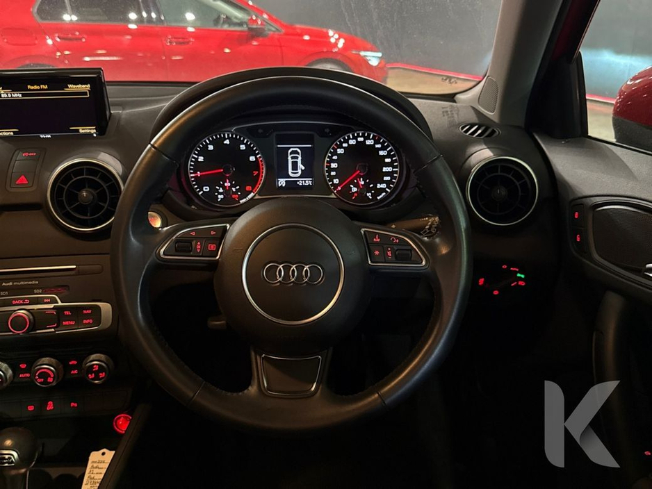 Audi A1 1.0 TFSI AUTOMATIC - FACTORY ALLOYS - FLAT BOTTOM STEERING WHEEL - LOW MILEAGE - ALLOY WHEELS - — thumbnail 13
