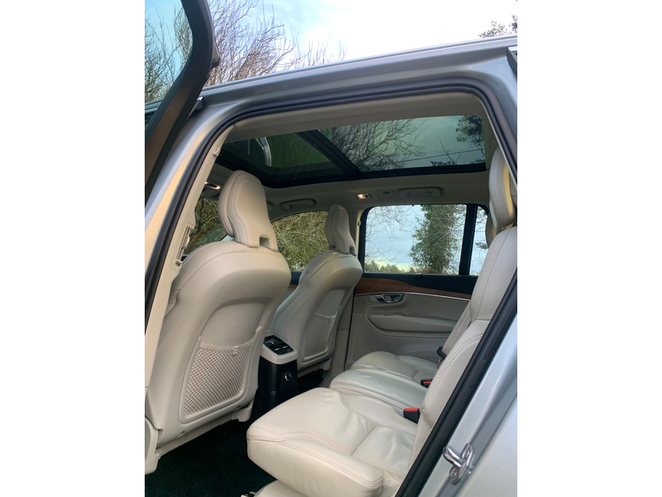 2019 Volvo XC90 2L Petrol Plug-in Hybrid For Sale Images