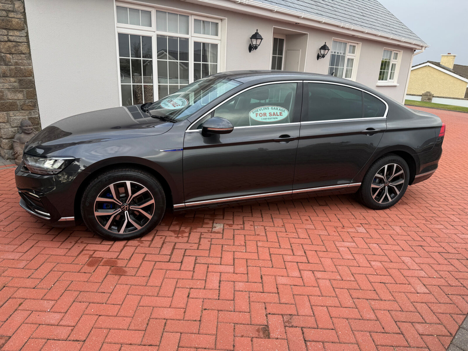 2022 Volkswagen Passat 1.4L Petrol Hybrid For Sale Images