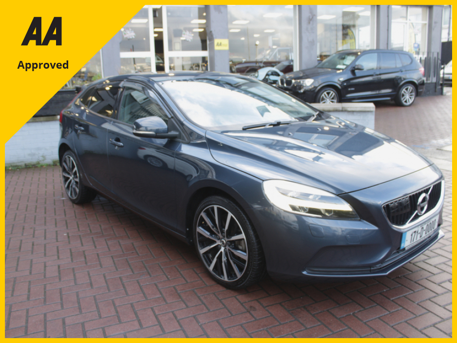 Used Volvo V40 2017 in Dublin