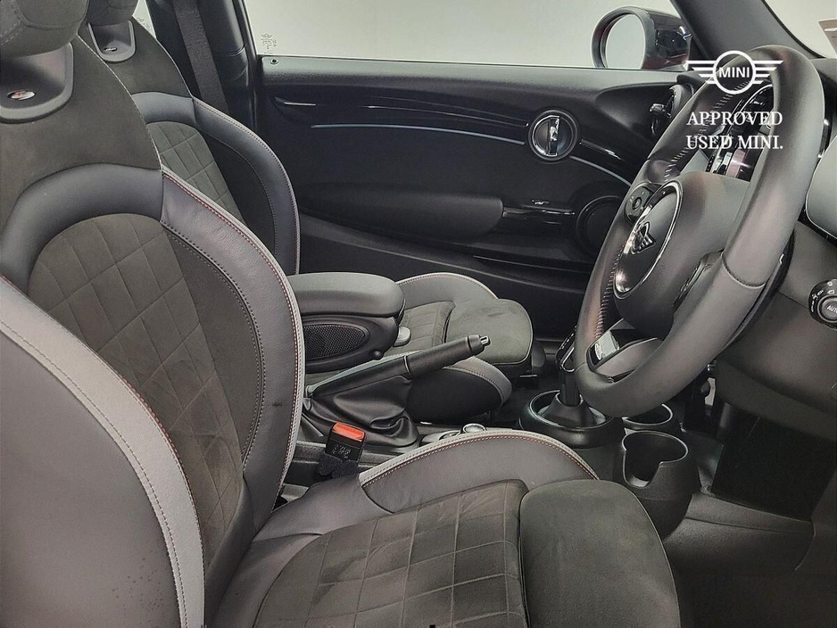 2023 MINI Hatch 2L Petrol For Sale Images