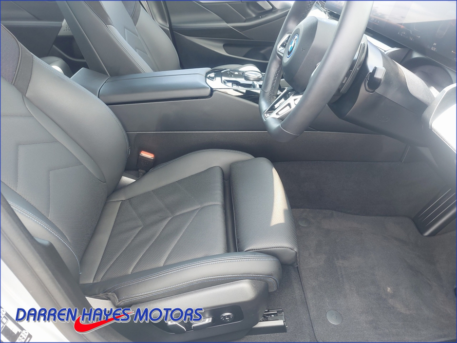 2025 BMW 5 Series 2.0L Hybrid For Sale Images
