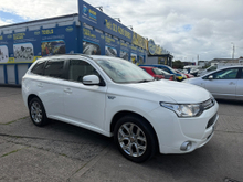 2015 Mitsubishi Outlander 2L Petrol Plug-in Hybrid For Sale Images