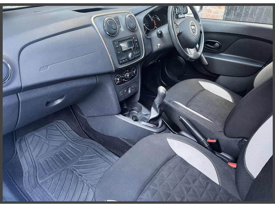 Dacia Sandero STEPWAY SIGNATURE 1.5 DCI 90 4 — thumbnail 17
