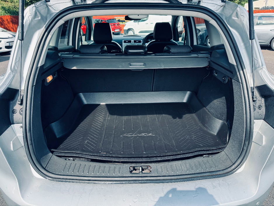 Ford Kuga TITANIUM 2.0 TDCI 4WD AUTOMATIC — thumbnail 16