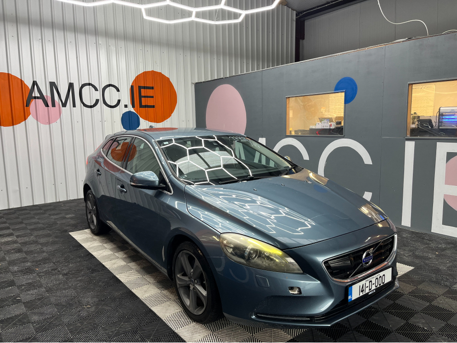 Used Volvo V40 2014 in Dublin
