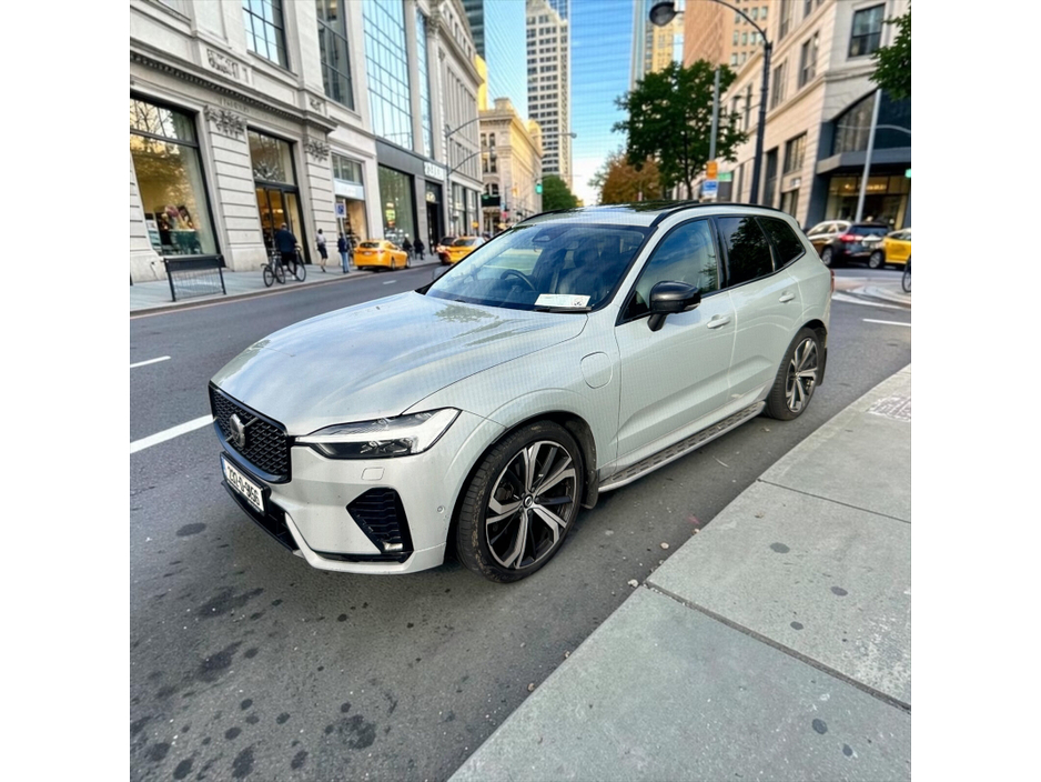 2023 Volvo XC60 2L Petrol Plug-in Hybrid For Sale Images
