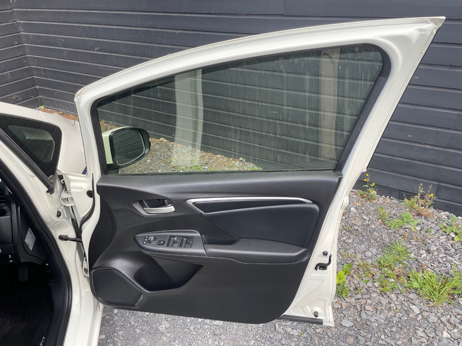 Honda Fit 1.5 HYBRID AUTO — thumbnail 16