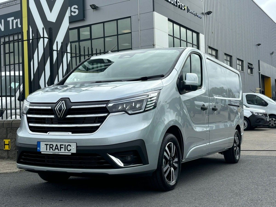 2025 Renault Trafic For Sale Images