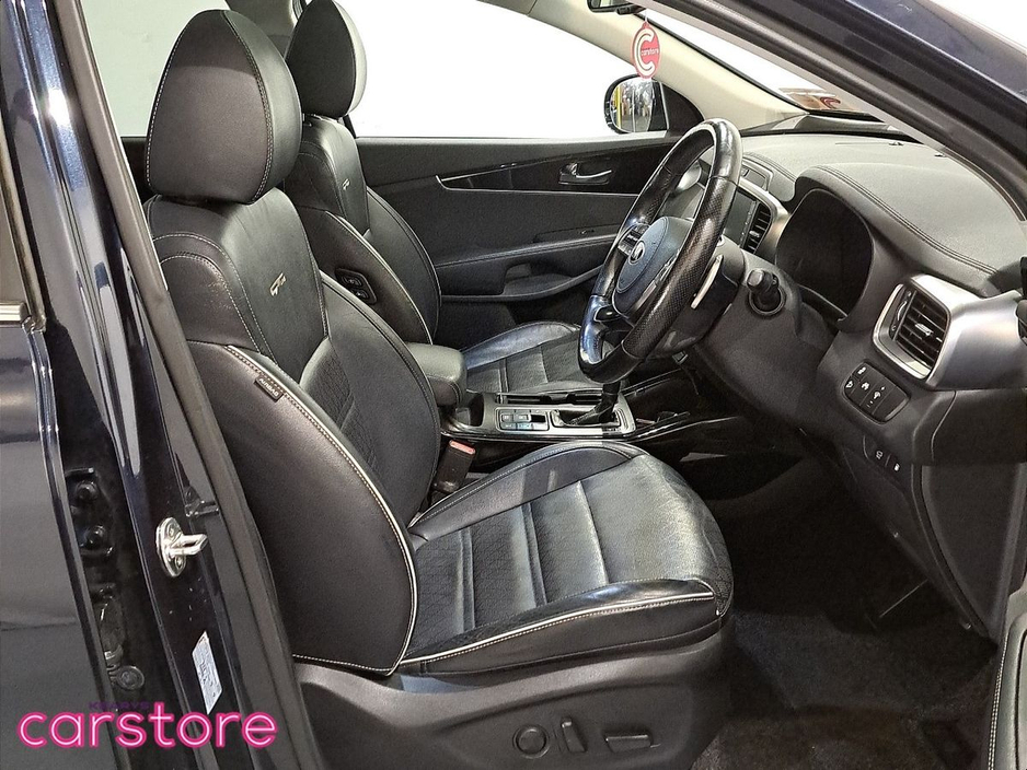 Kia Sorento 2.2 GT Line A/T * Full Kia Service History * 1 Owner Car — thumbnail 12
