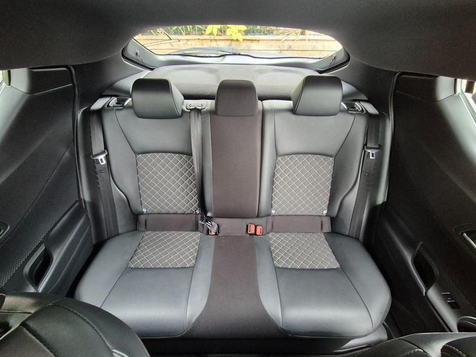Toyota C-HR 1.8 HYBRID / SOL NERO WITH SAFETEY PACK 2 / TAX €160 — thumbnail 32