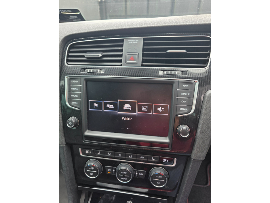 2015 Volkswagen Golf 2L Petrol For Sale Images