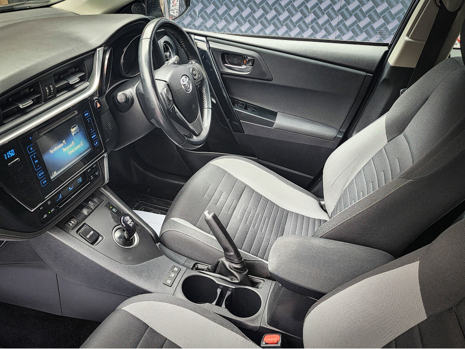 2018 Toyota Auris 1.8L Petrol Hybrid For Sale Images