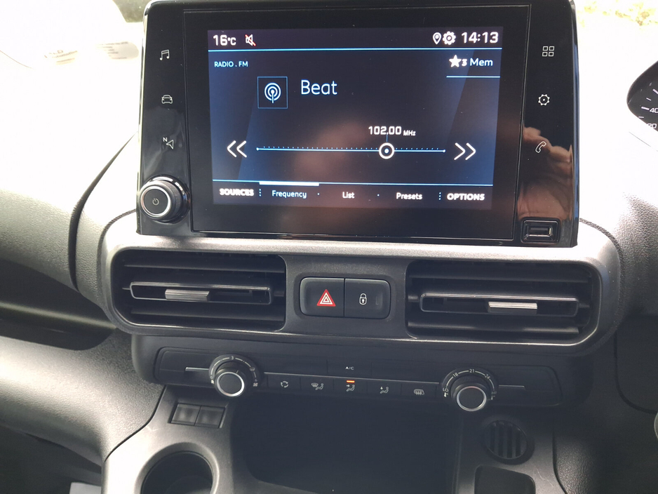 2022 Peugeot Partner 1.5L Diesel For Sale Images