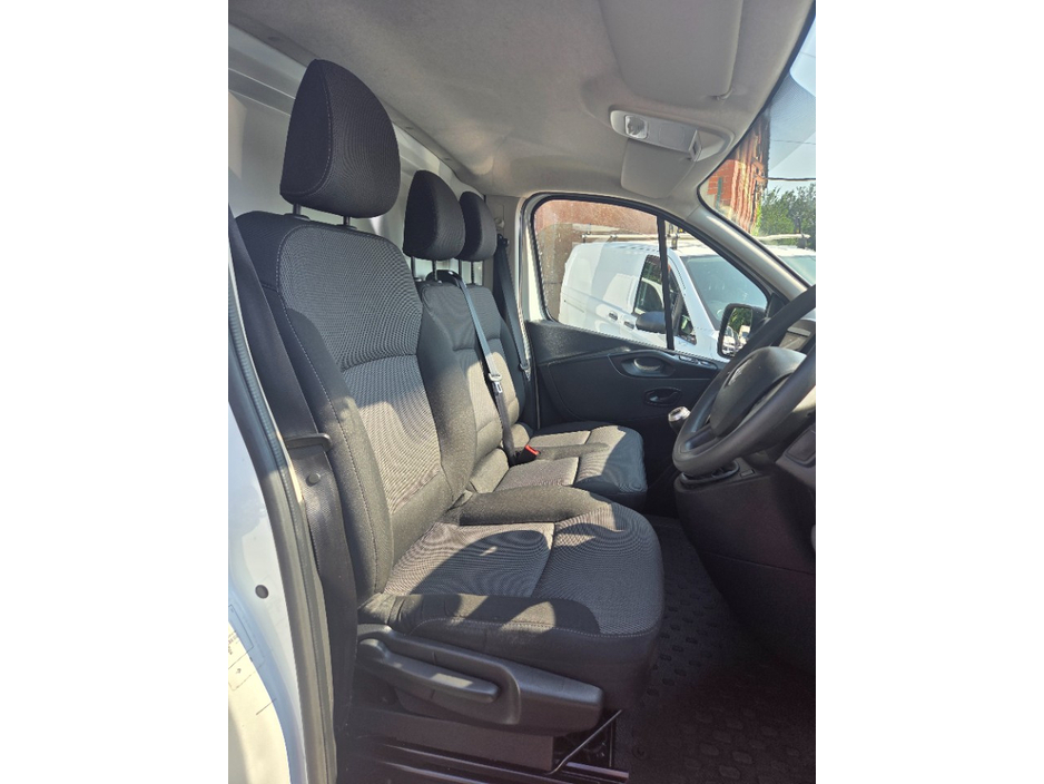 2021 Renault Trafic 2L Diesel For Sale Images