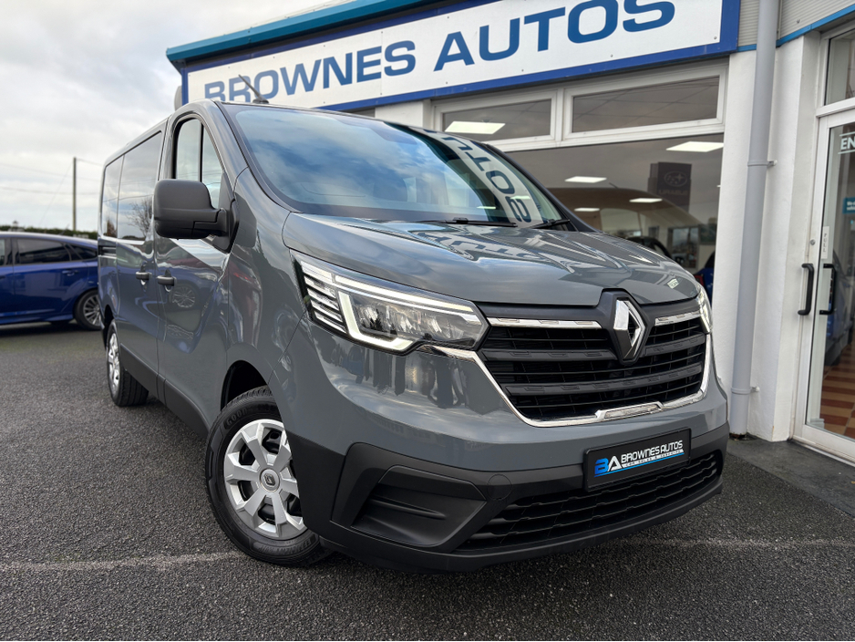 2022 Renault Trafic 2L Diesel For Sale Images