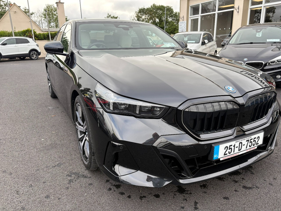 2025 BMW 5 Series 2L Petrol Plug-in Hybrid For Sale Images