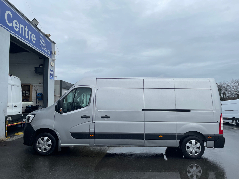 2023 Renault Master 2.3L Diesel For Sale Images