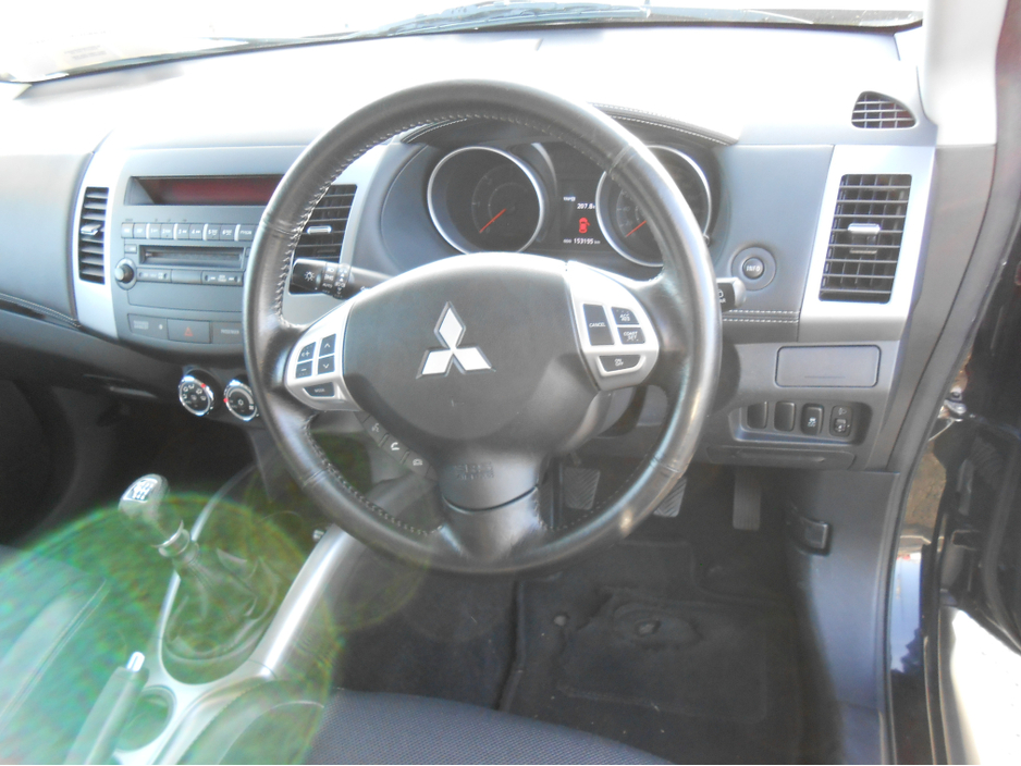 2011 Mitsubishi Outlander 2.3L Diesel For Sale Images