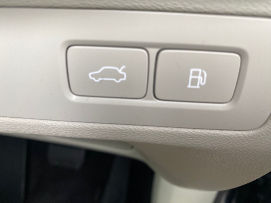 2023 Volvo XC90 2L Petrol Plug-in Hybrid For Sale Images